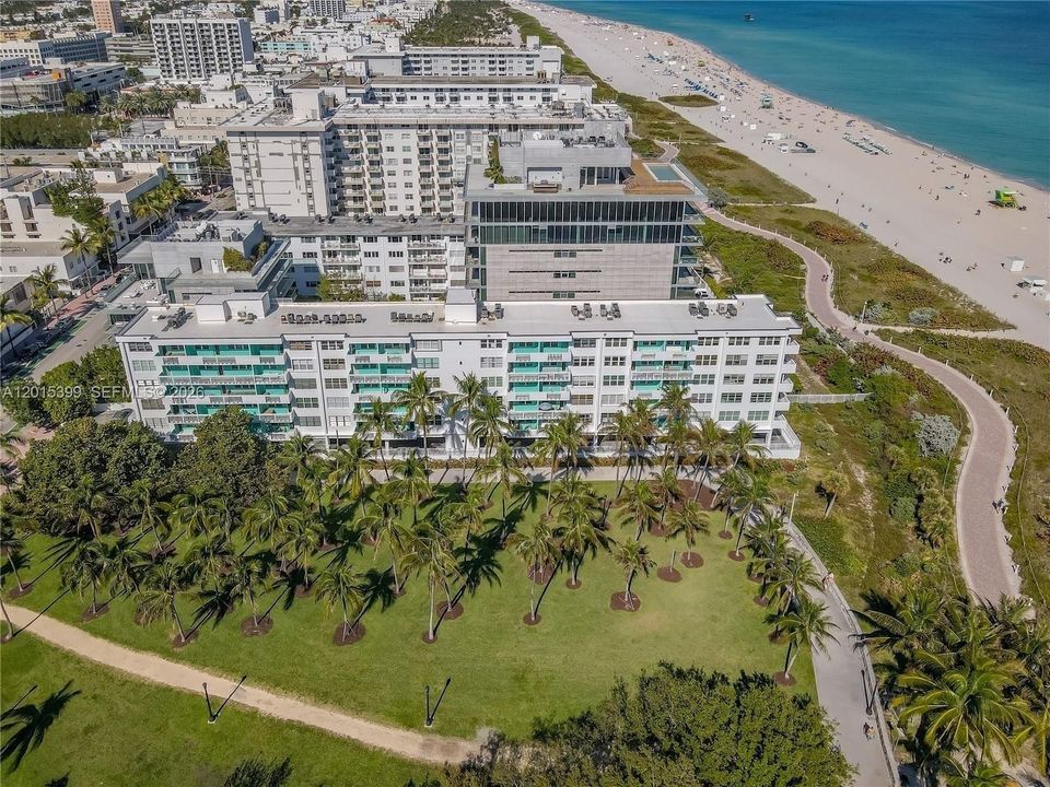 For Sale: $795,000 (1 beds, 1 baths, 640 Square Feet)