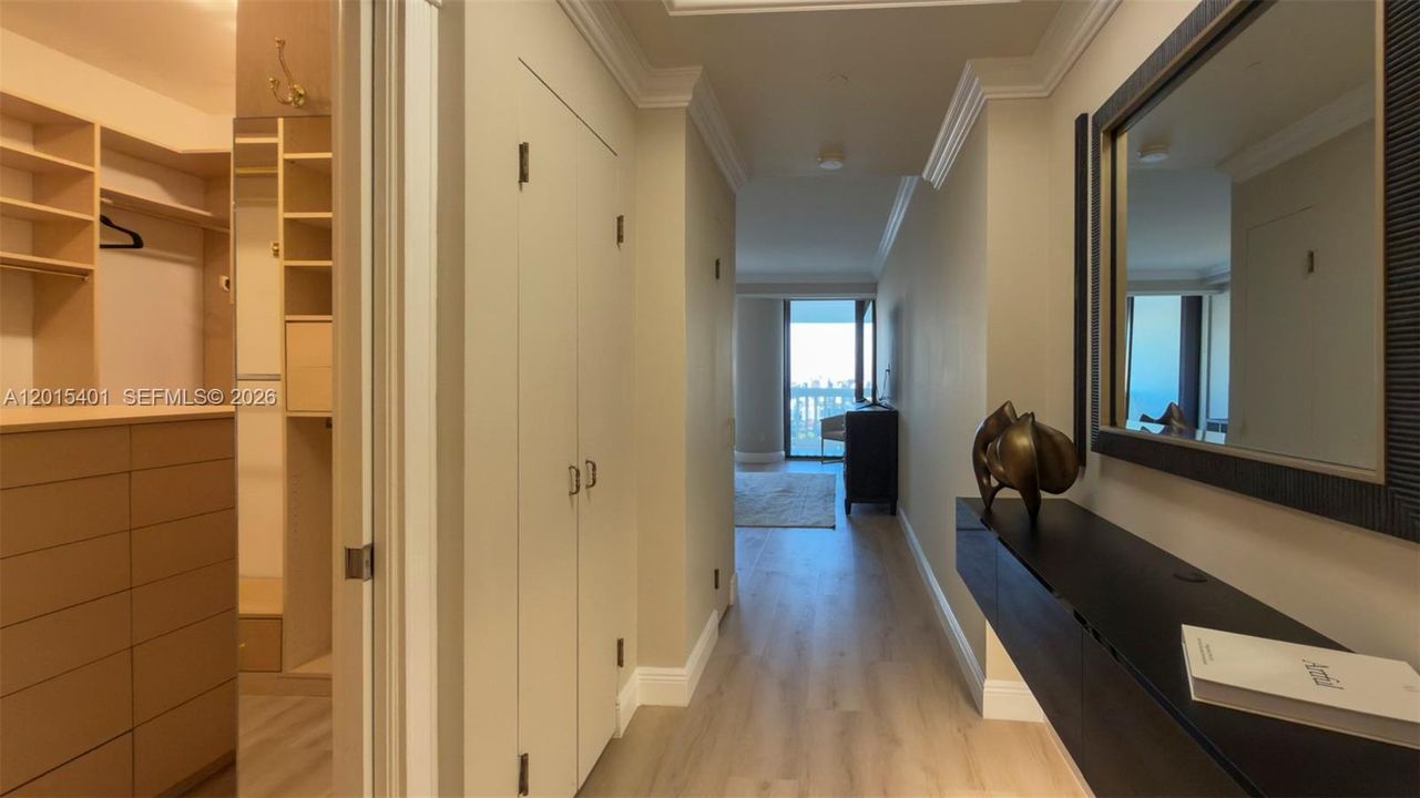 En Renta: $12,000 (3 camas, 3 baños, 2560 Pies cuadrados)