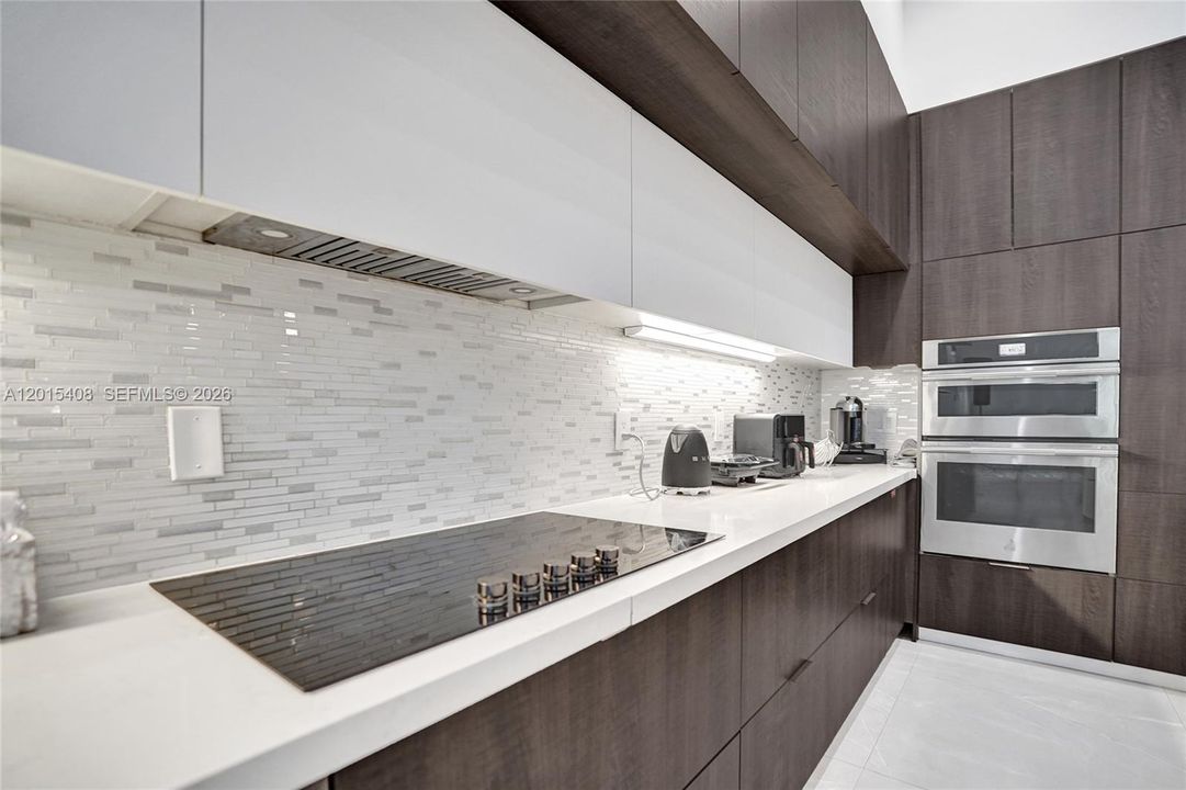 For Sale: $2,425,000 (6 beds, 4 baths, 3609 Square Feet)