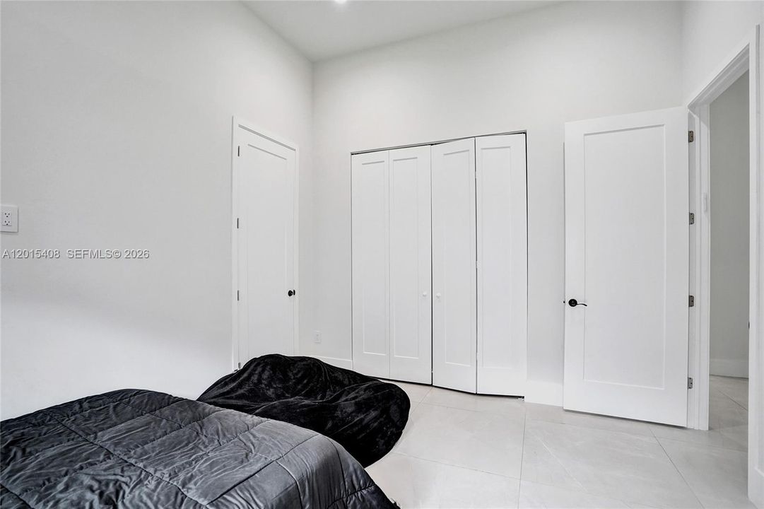 For Sale: $2,425,000 (6 beds, 4 baths, 3609 Square Feet)