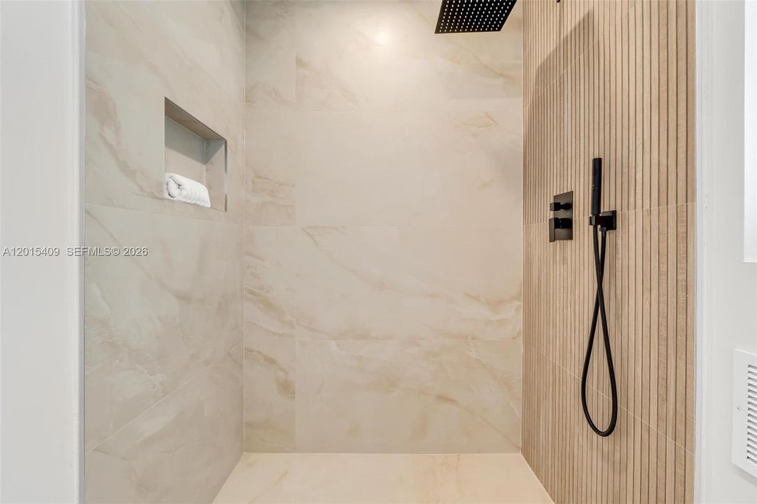 Activo con contrato: $459,999 (4 camas, 2 baños, 0 Pies cuadrados)