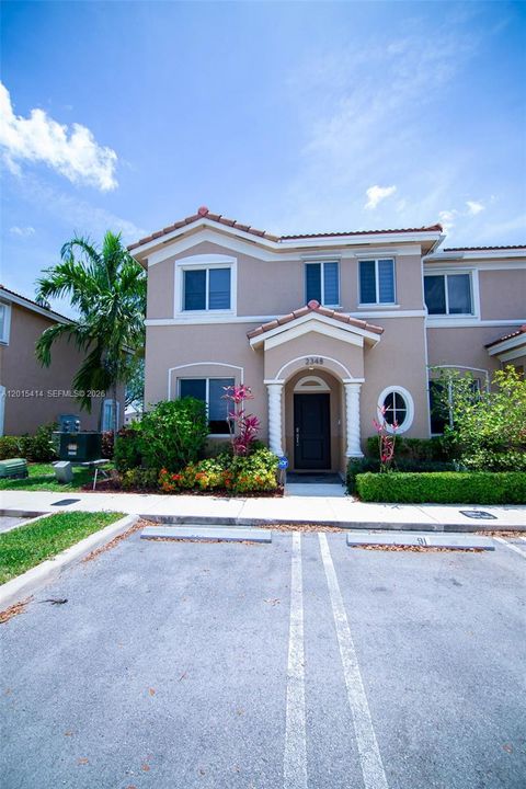 En Venta: $300,000 (4 camas, 3 baños, 1374 Pies cuadrados)
