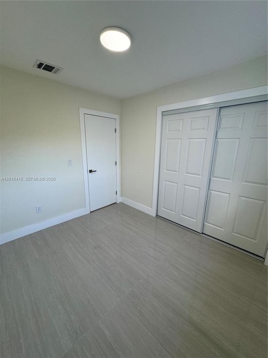 Activo con contrato: $3,850 (4 camas, 2 baños, 1858 Pies cuadrados)
