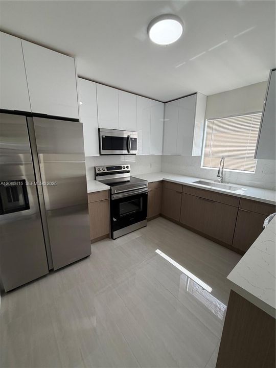 Activo con contrato: $3,850 (4 camas, 2 baños, 1858 Pies cuadrados)