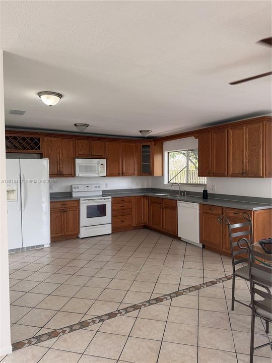 For Sale: $268,500 (3 beds, 2 baths, 1320 Square Feet)