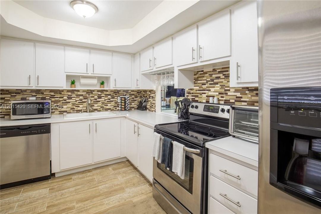 En Venta: $218,500 (2 camas, 2 baños, 1060 Pies cuadrados)