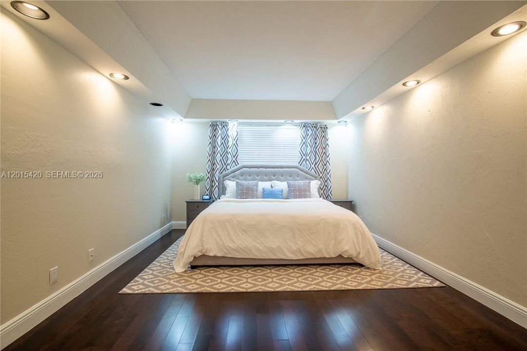 En Venta: $218,500 (2 camas, 2 baños, 1060 Pies cuadrados)