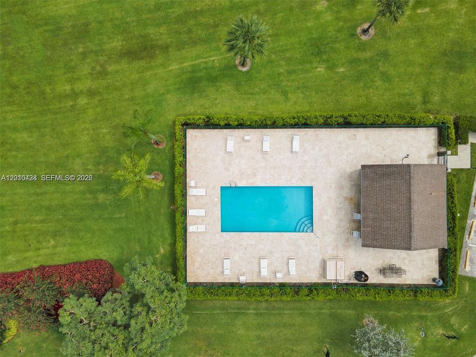 На продажу: $414,950 (3 спален, 2 ванн, 1276 Квадратных фут)