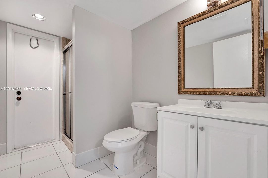 На продажу: $414,950 (3 спален, 2 ванн, 1276 Квадратных фут)