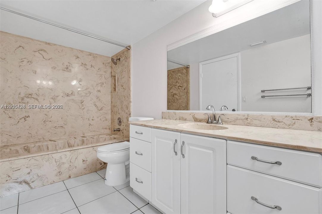 На продажу: $414,950 (3 спален, 2 ванн, 1276 Квадратных фут)