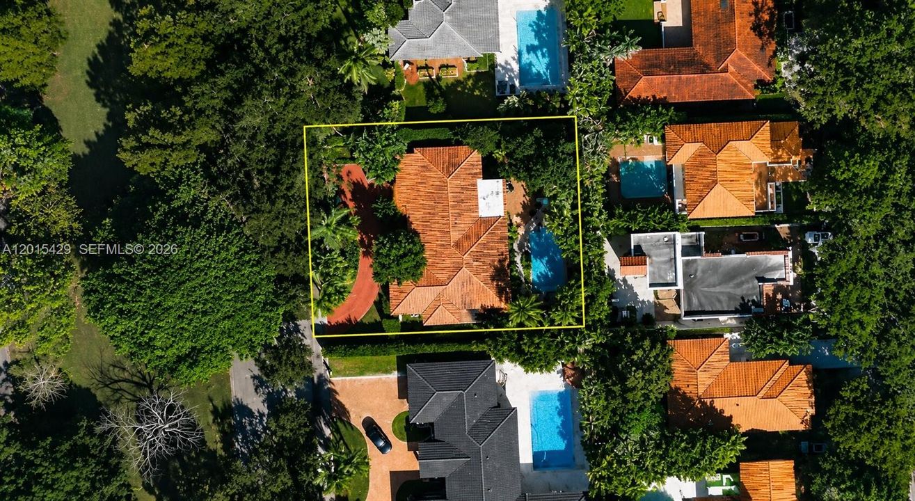На продажу: $2,590,000 (0.30 acres)