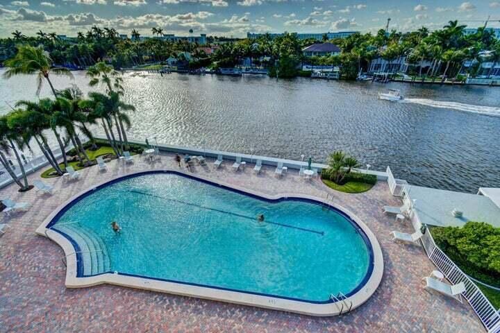 Seagate Towers Pool