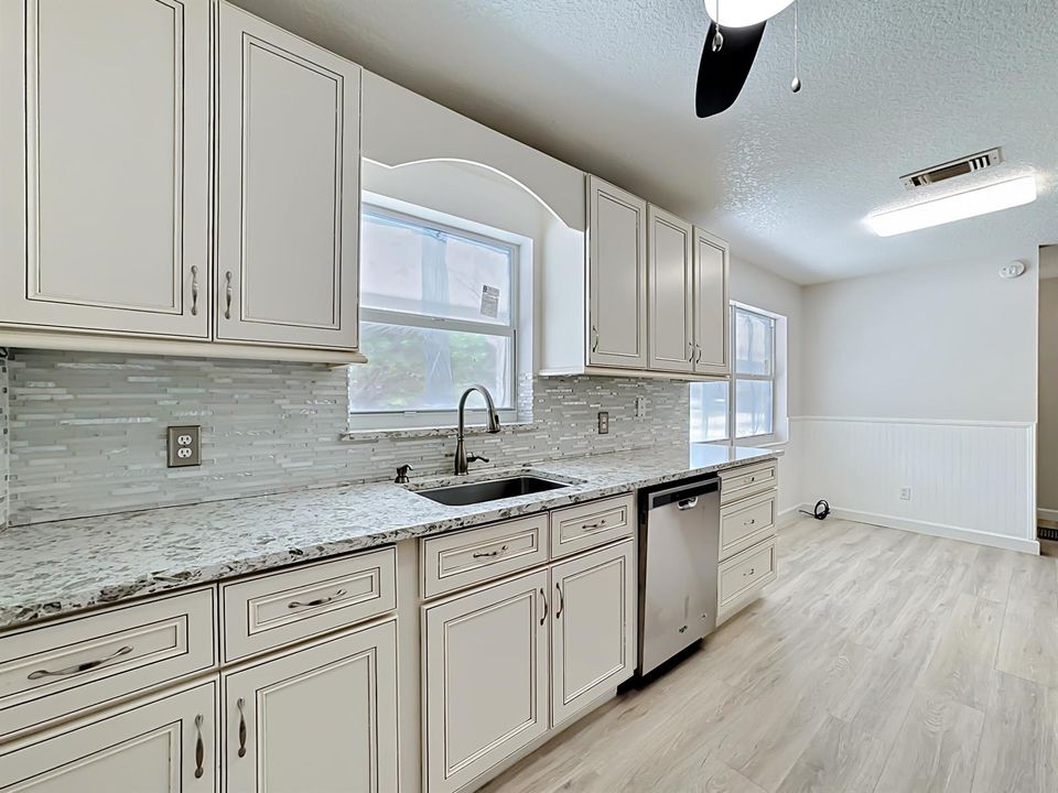 5807 Balsam Drive-47