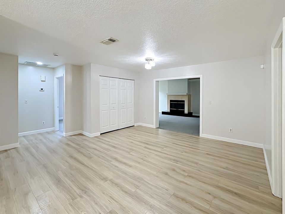 5807 Balsam Drive-36