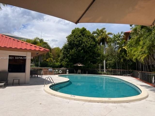 For Sale: $595,000 (1 beds, 1 baths, 972 Square Feet)