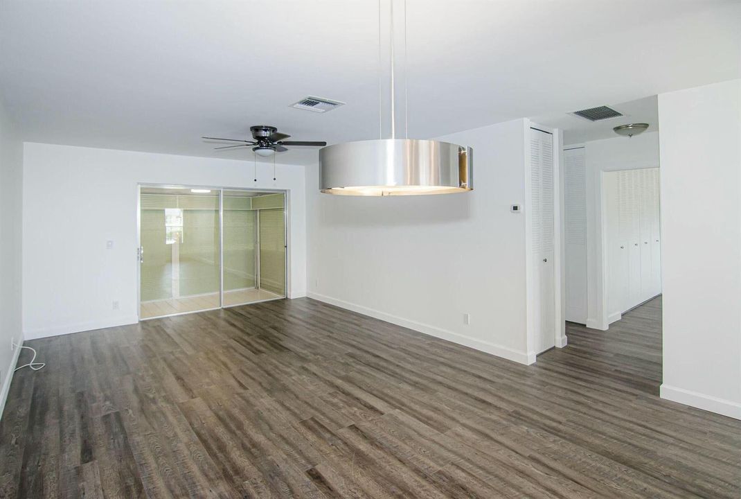 LIVING RM