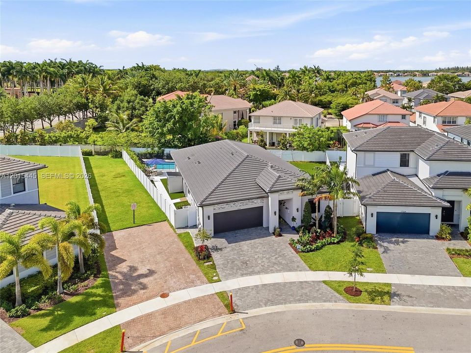 На продажу: $1,099,999 (4 спален, 3 ванн, 2274 Квадратных фут)