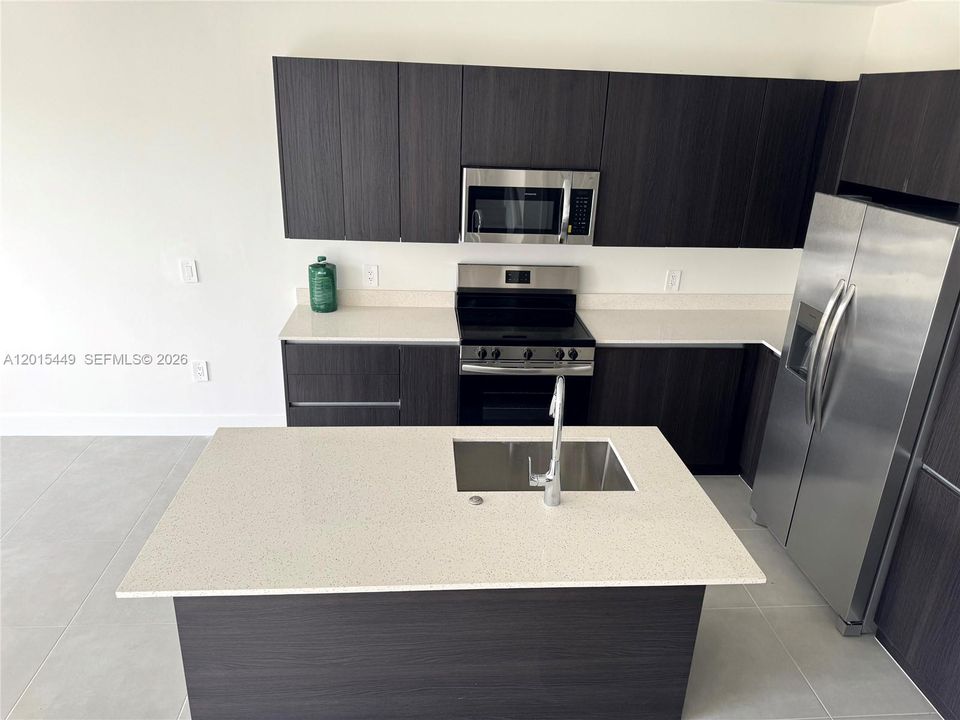 Recently Sold: $365,500 (3 beds, 2 baths, 1558 Square Feet)
