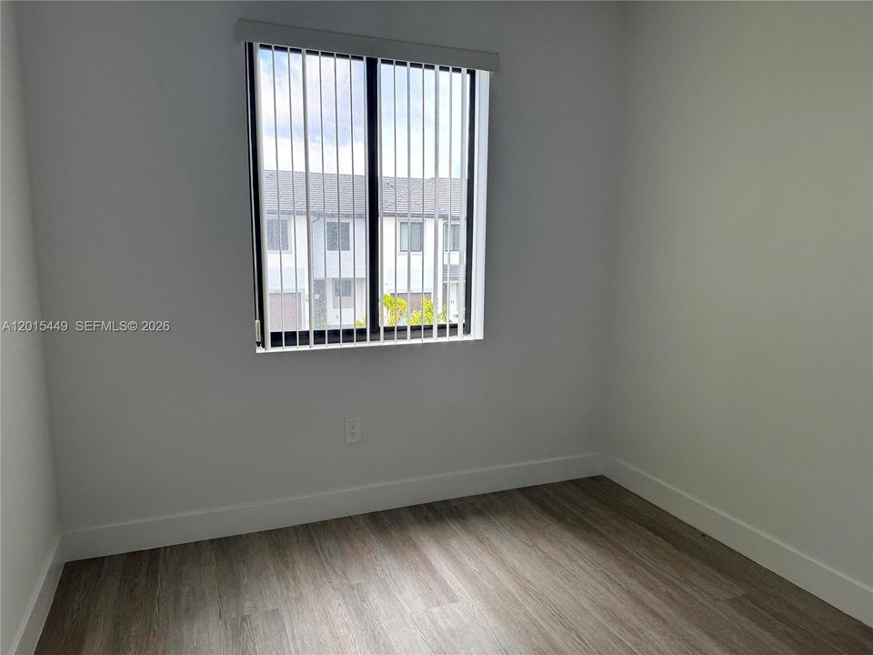 Recently Sold: $365,500 (3 beds, 2 baths, 1558 Square Feet)