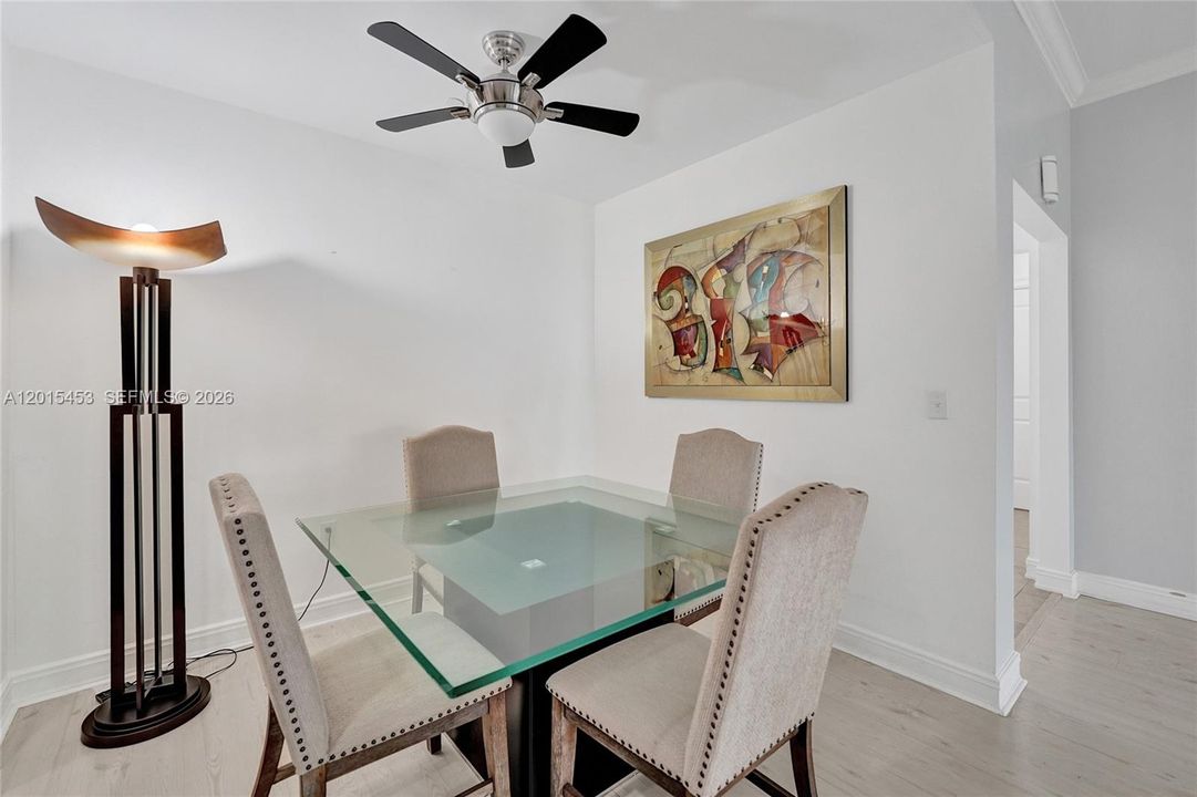 待售: $650,000 (3 贝兹, 2 浴室, 1529 平方英尺)