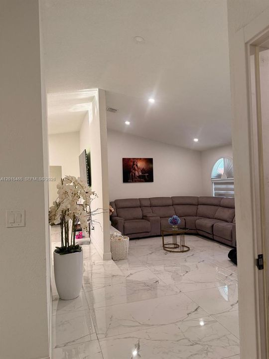 En Venta: $750,000 (3 camas, 2 baños, 1831 Pies cuadrados)