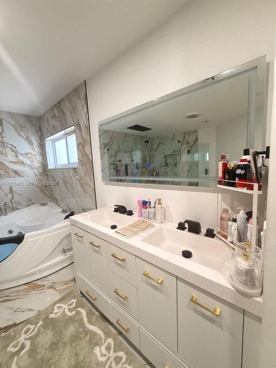 En Venta: $750,000 (3 camas, 2 baños, 1831 Pies cuadrados)
