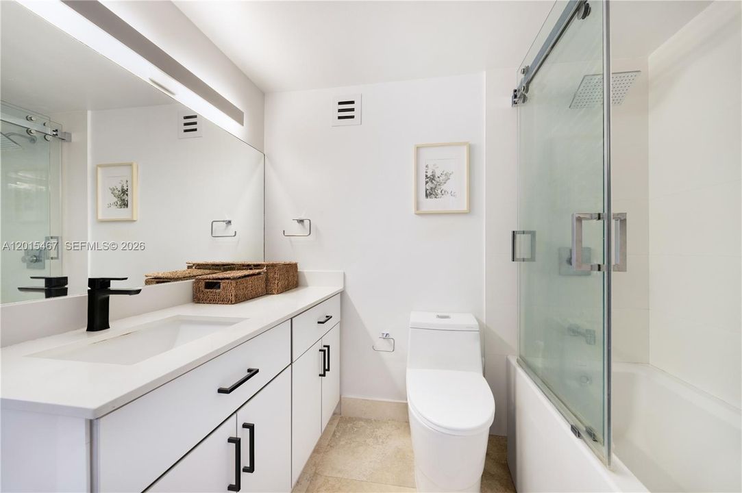 For Rent: $4,750 (1 beds, 1 baths, 837 Square Feet)