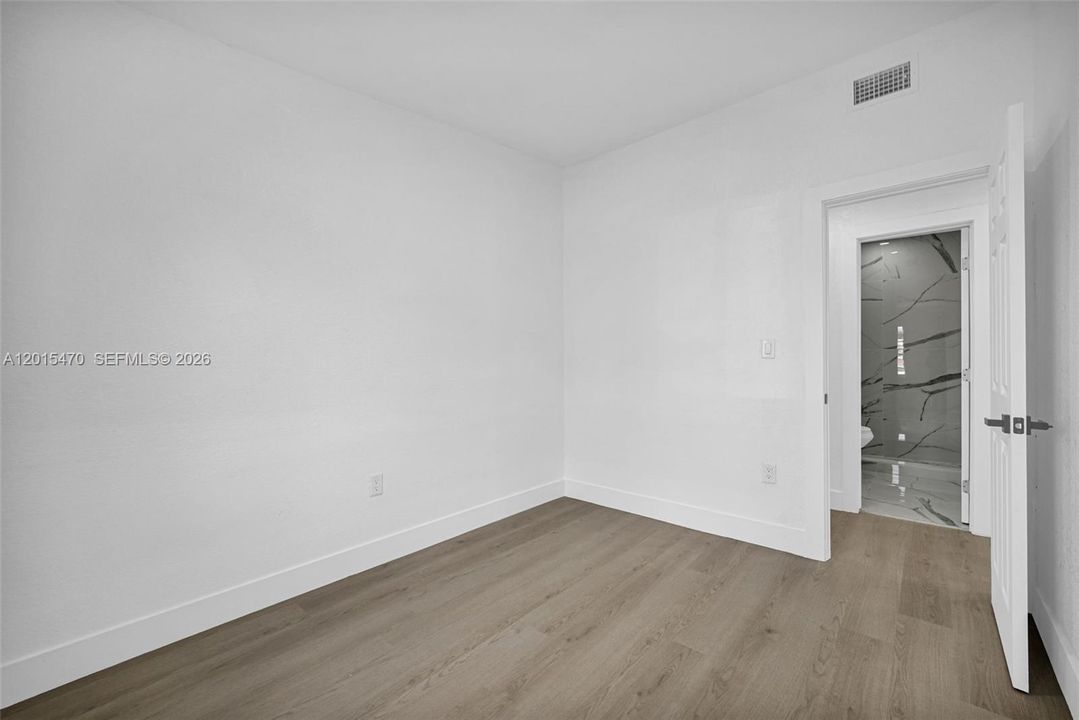 En Venta: $459,000 (3 camas, 1 baños, 864 Pies cuadrados)
