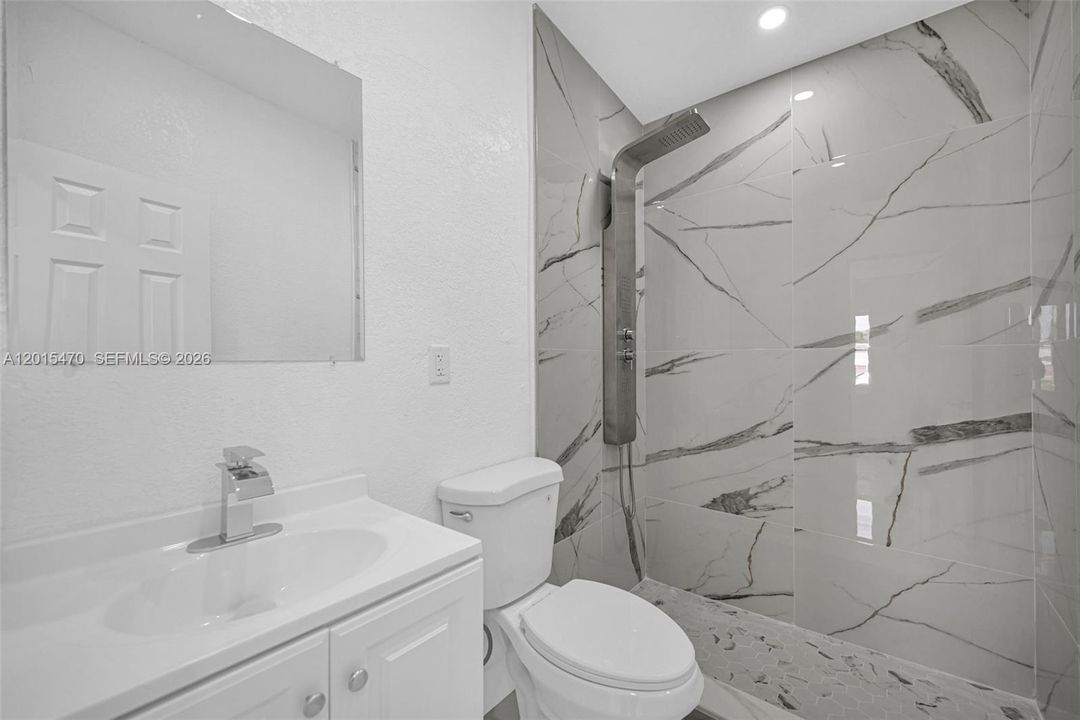 En Venta: $459,000 (3 camas, 1 baños, 864 Pies cuadrados)
