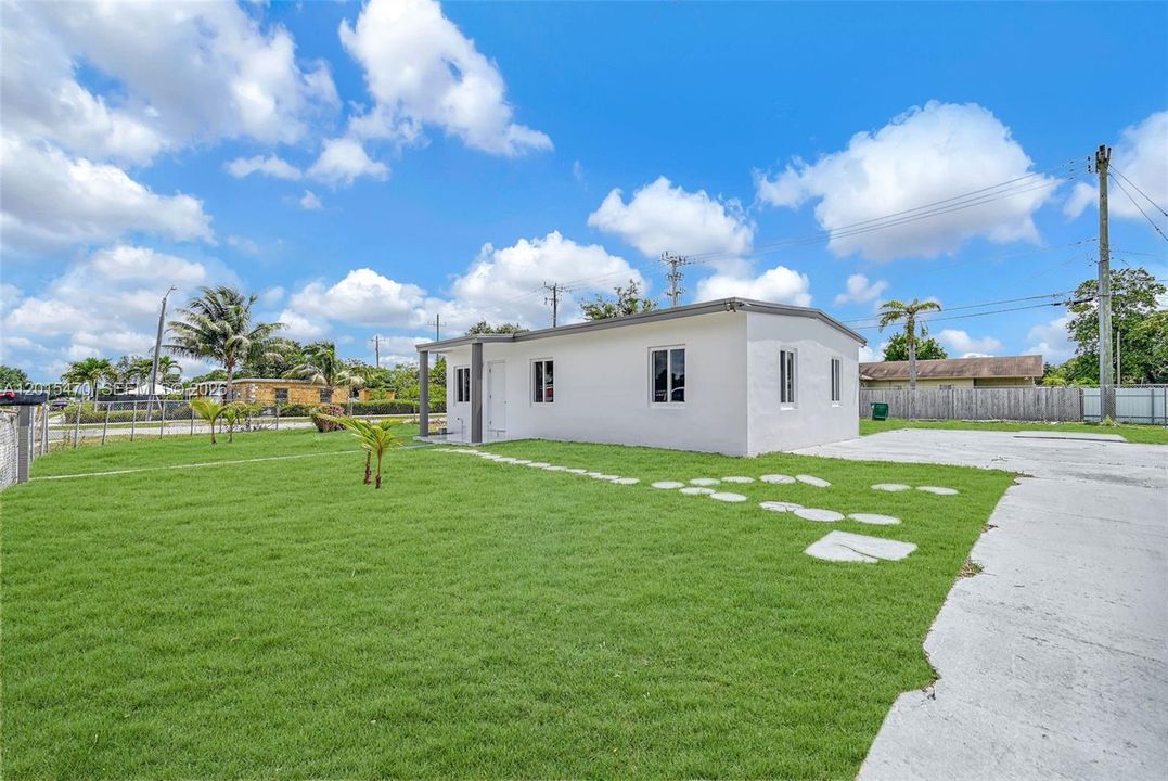 En Venta: $459,000 (3 camas, 1 baños, 864 Pies cuadrados)