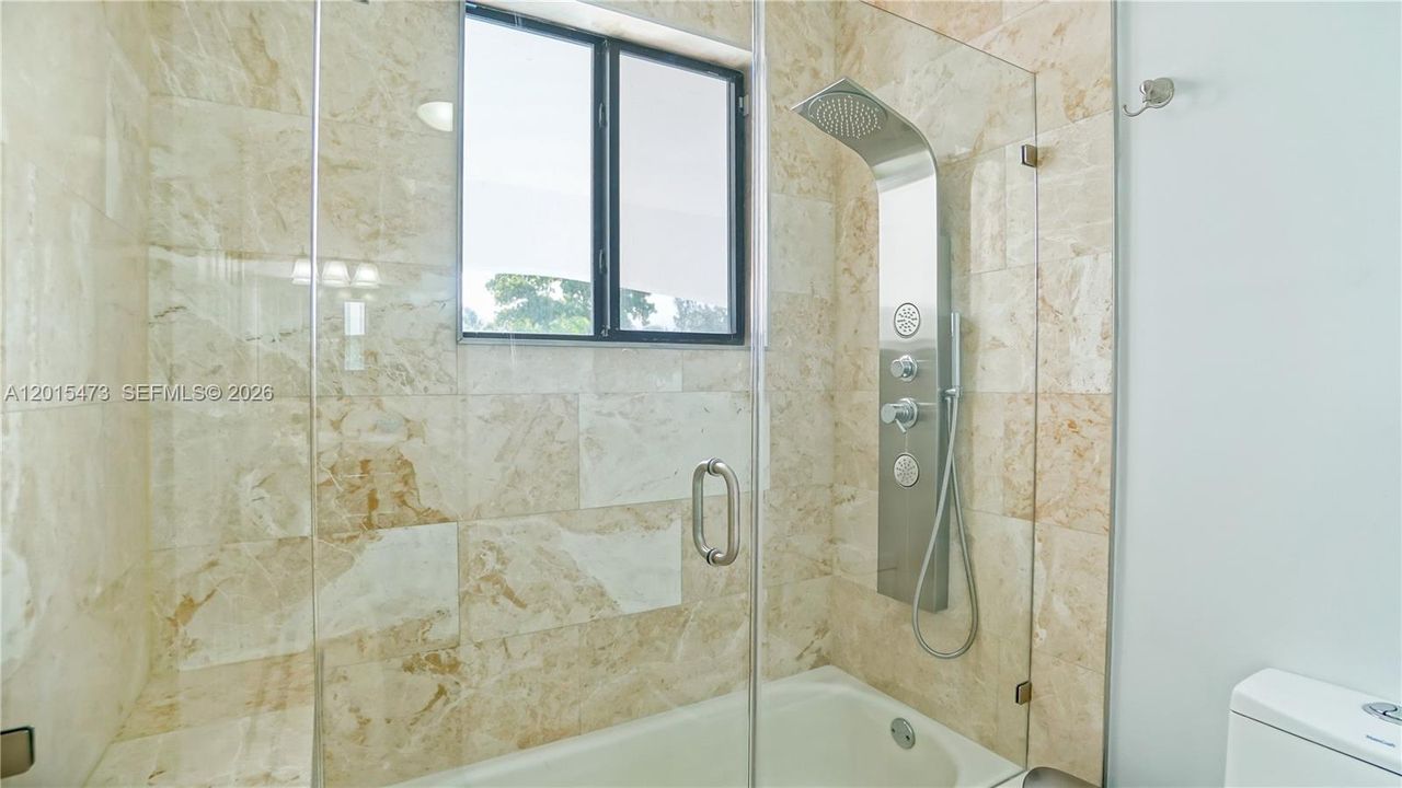 For Rent: $22,000 (5 beds, 5 baths, 4696 Square Feet)