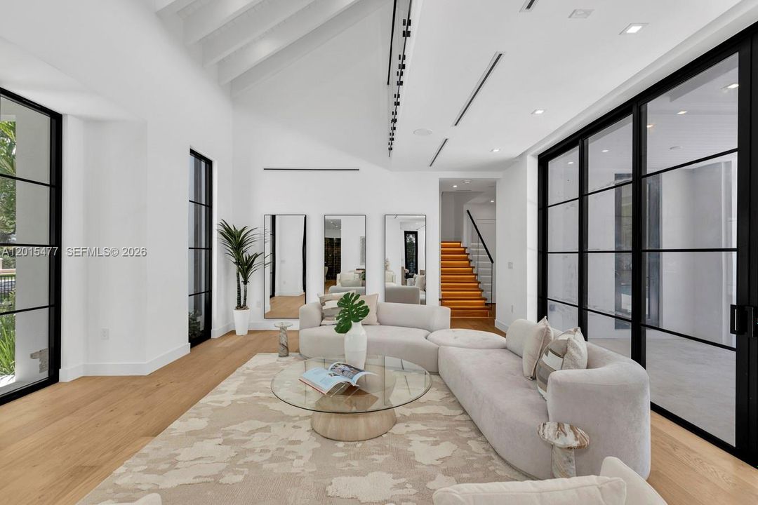 For Sale: $5,890,000 (5 beds, 5 baths, 4074 Square Feet)