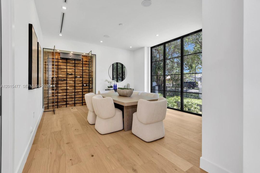 For Sale: $5,890,000 (5 beds, 5 baths, 4074 Square Feet)