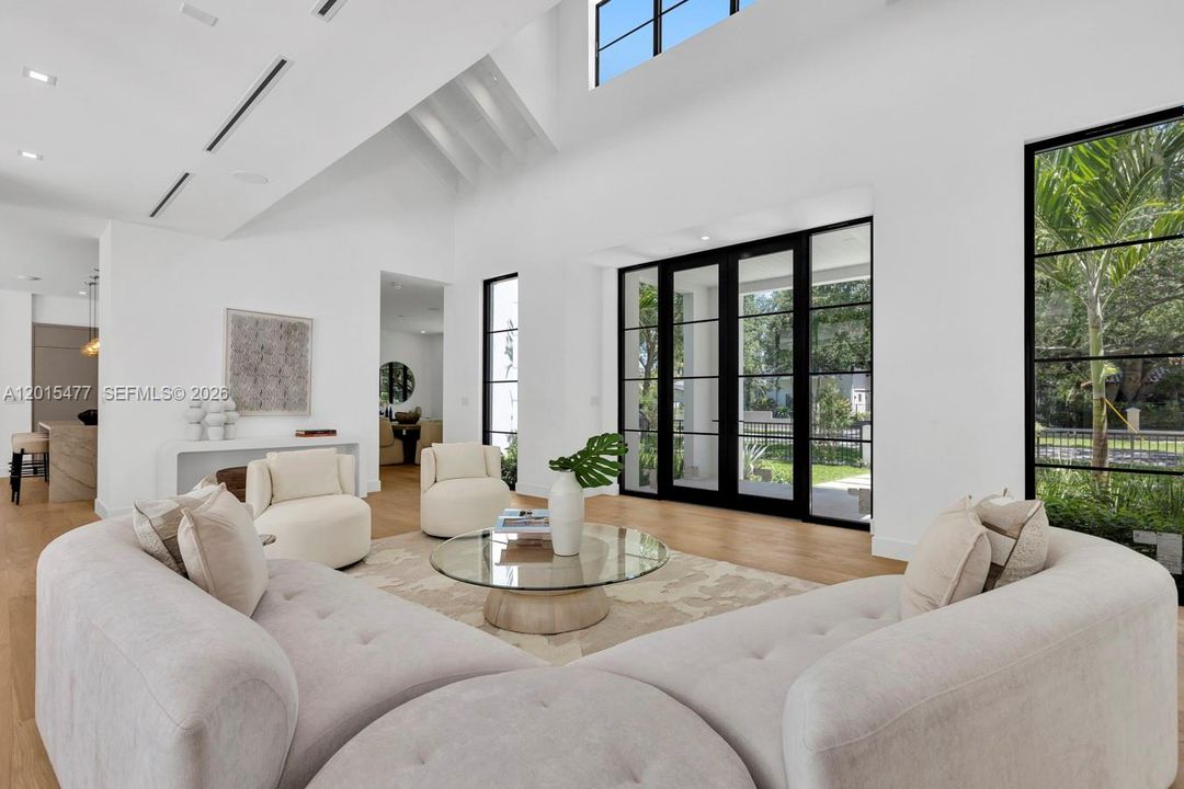 For Sale: $5,890,000 (5 beds, 5 baths, 4074 Square Feet)