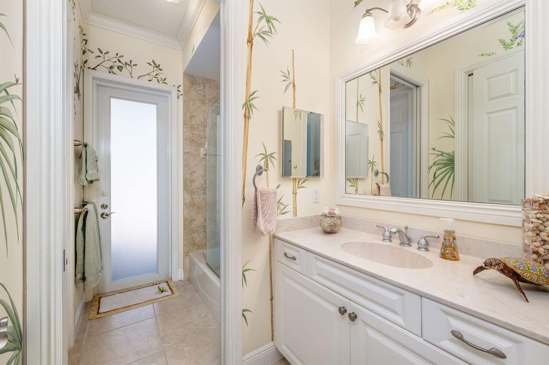 31-web-or-mls-1031 River Trail-31