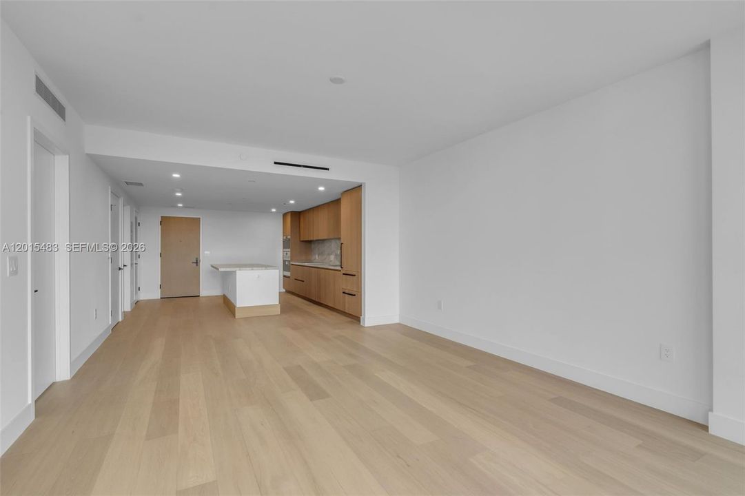 В аренду: $11,990 (1 спален, 1 ванн, 1079 Квадратных фут)