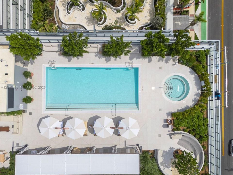 В аренду: $11,990 (1 спален, 1 ванн, 1079 Квадратных фут)