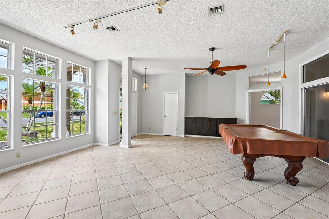 LIVING ROOM 1