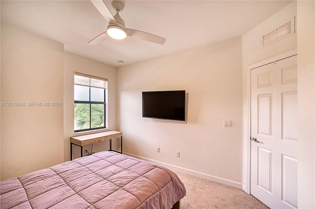 For Sale: $499,000 (3 beds, 2 baths, 1466 Square Feet)