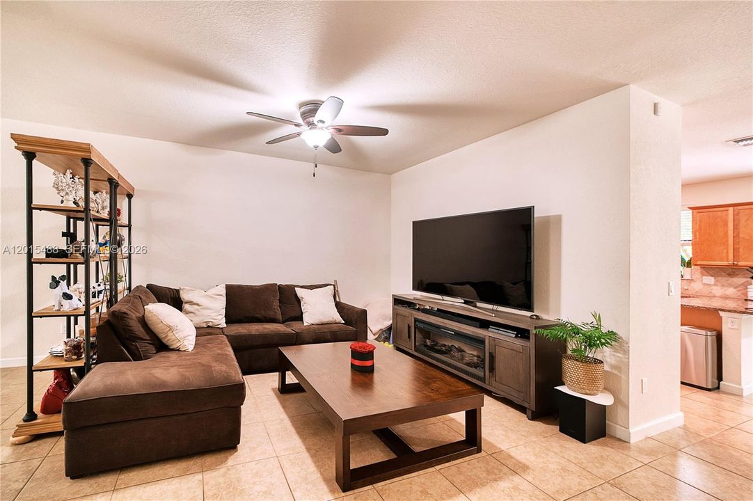 For Sale: $499,000 (3 beds, 2 baths, 1466 Square Feet)