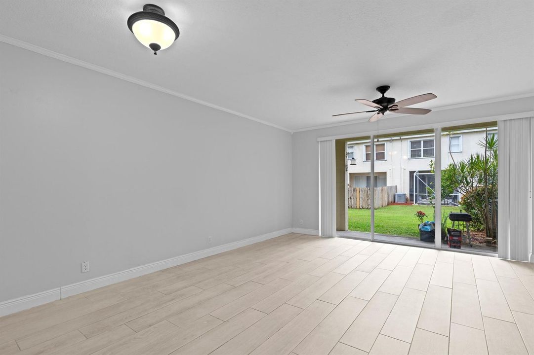 9736 PORTA LEONA LN