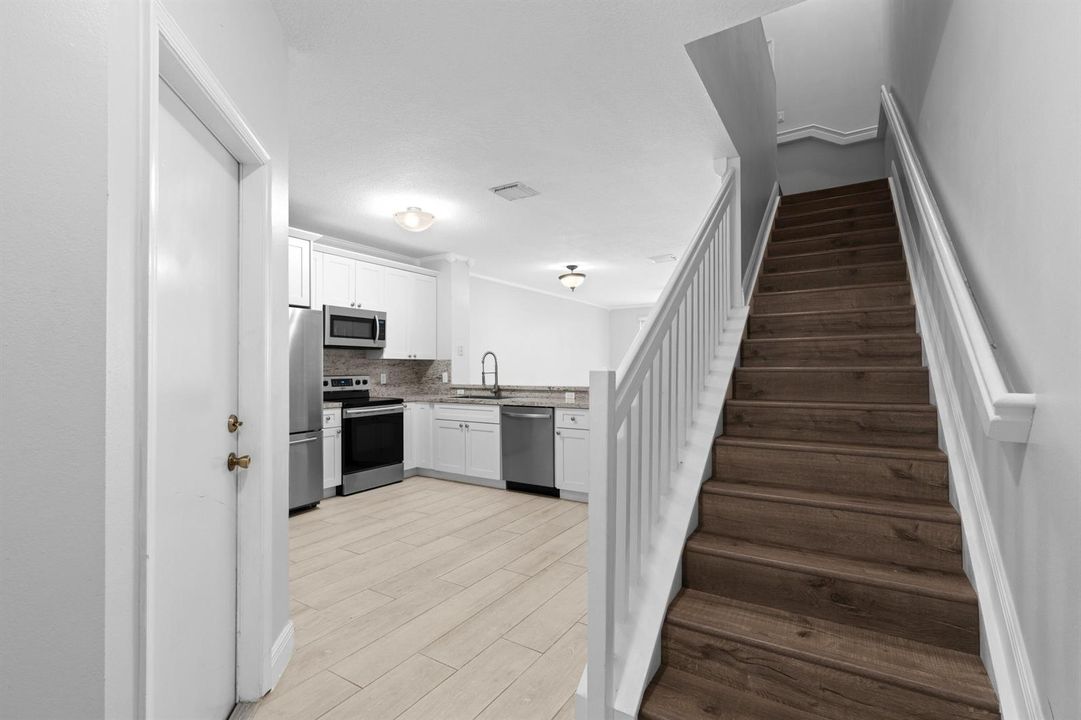 9736 PORTA LEONA LN