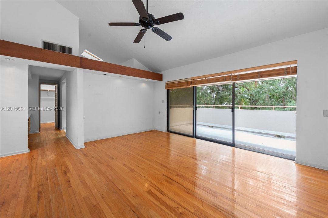 Activo con contrato: $1,895,000 (3 camas, 2 baños, 2691 Pies cuadrados)