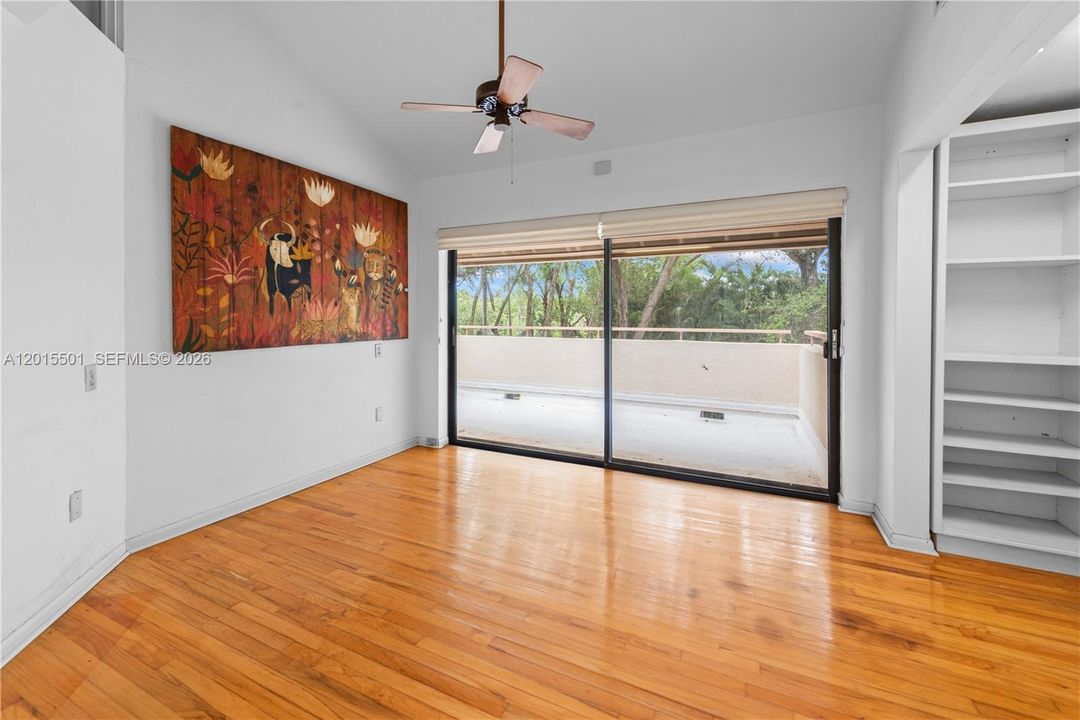 Activo con contrato: $1,895,000 (3 camas, 2 baños, 2691 Pies cuadrados)