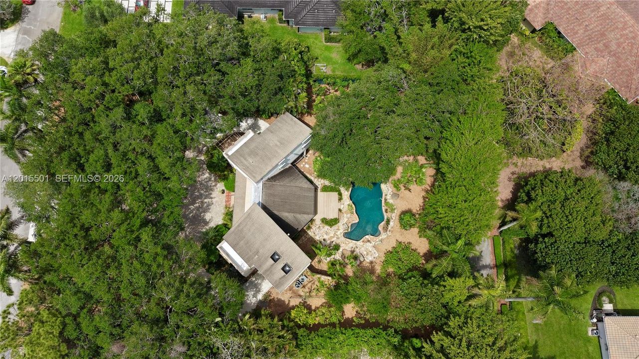 Activo con contrato: $1,895,000 (3 camas, 2 baños, 2691 Pies cuadrados)