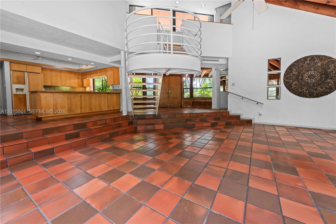 Activo con contrato: $1,895,000 (3 camas, 2 baños, 2691 Pies cuadrados)