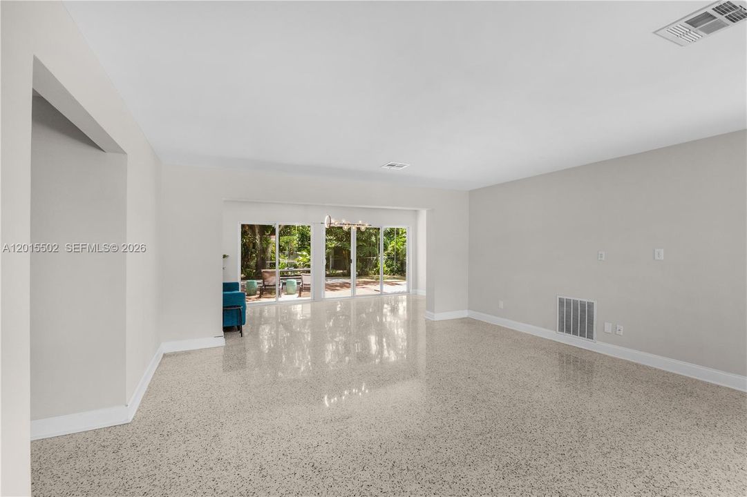 For Rent: $5,000 (3 beds, 2 baths, 2046 Square Feet)