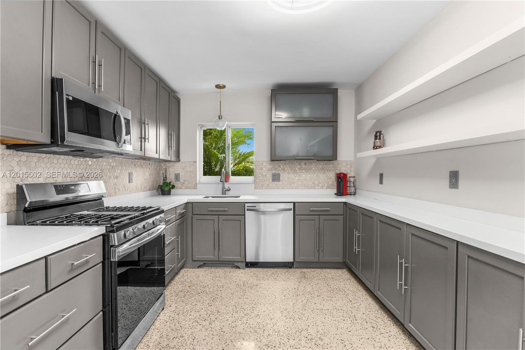For Rent: $5,000 (3 beds, 2 baths, 2046 Square Feet)