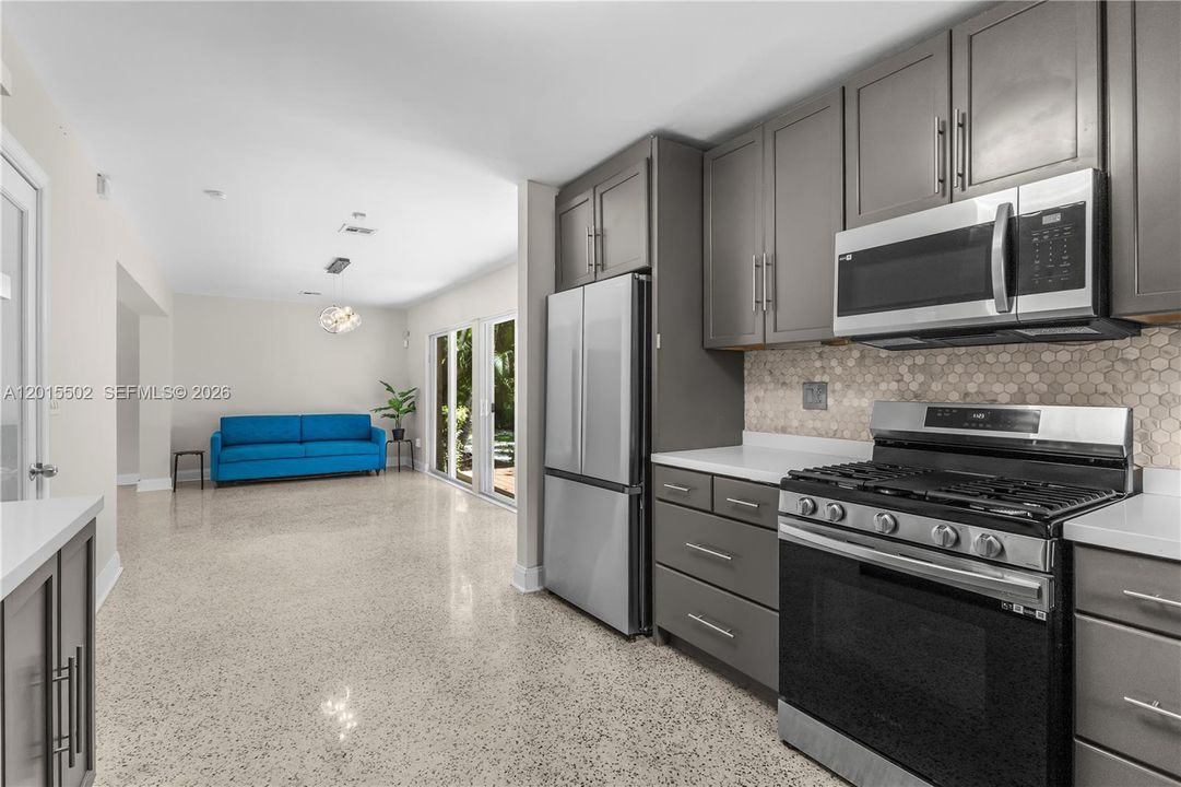 For Rent: $5,000 (3 beds, 2 baths, 2046 Square Feet)