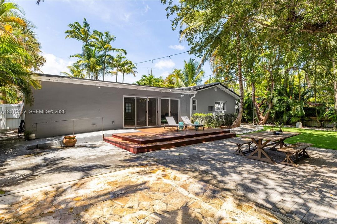 For Rent: $5,000 (3 beds, 2 baths, 2046 Square Feet)